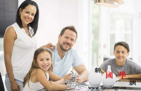 你知道吗？最好的教育就是家庭和睦。_看着-家庭和睦-琪琪-女儿-