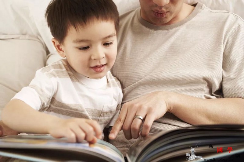 如何把握孩子的阅读敏感期？_敏感-家长-看书-孩子-