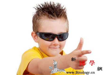 熊孩子也“机闹”原来是被熊家长坑了_南宁-指使-教唆-侥幸-