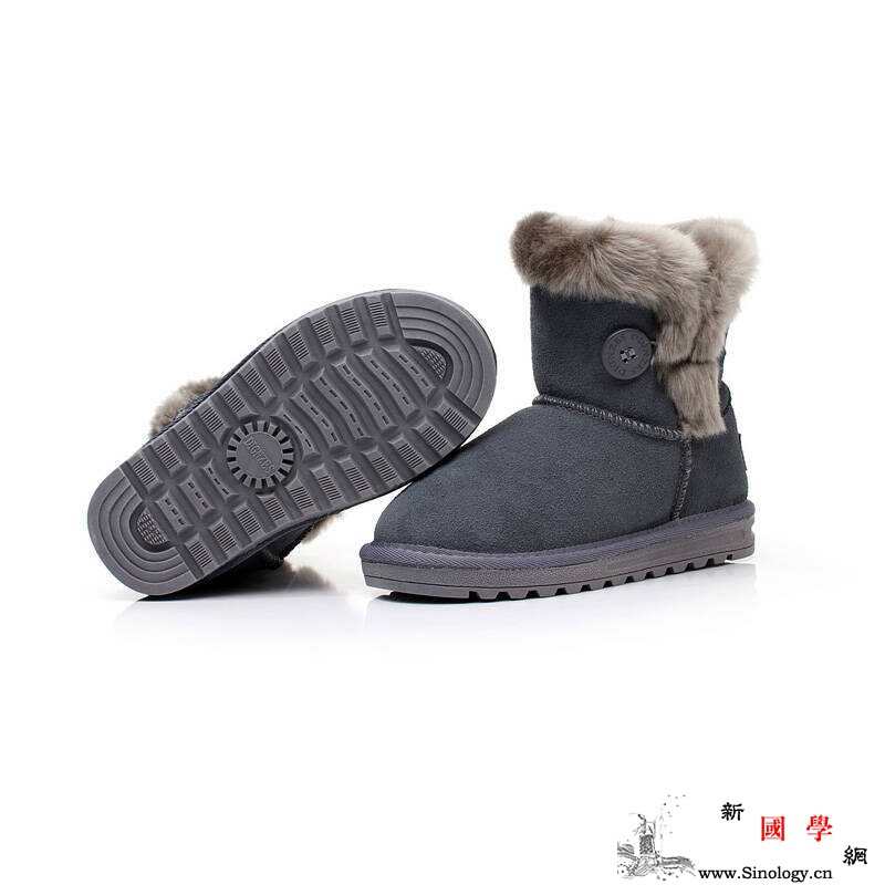 宝宝几岁可以穿雪地靴穿雪地靴的注意事项_鞋帮-学步-鞋底-雪地-