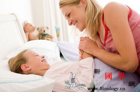 如何在生活中训练孩子的生活技能？_就寝-洗漱-洗浴-告诉-