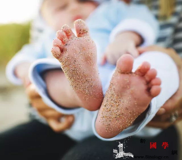无论孩子多大了在父母眼里心中始终是个孩子！_爸爸-儿子-母亲-父母-