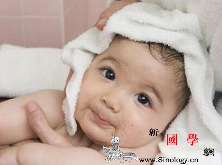 宝宝冬天要天天洗澡吗每天洗澡好不好_着凉-水温-干燥-洗澡-