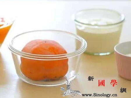 宝宝酸奶能吃柿子吗柿子酸奶同食会中毒吗_鞣酸-乳酸菌-胃酸-柿子-