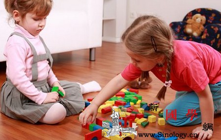 孩子被逼分享玩具家长一定想不到的3个害处！_玩具-孩子-分享-害处-