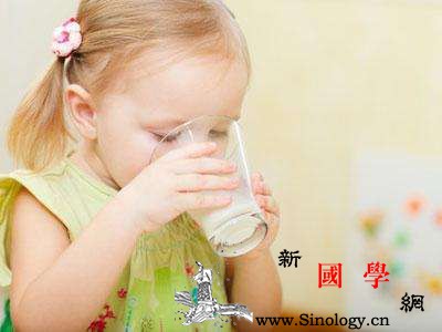 宝宝睡前多久喝奶最佳宝宝睡前喝奶的利于弊_睡前-利于-睡觉-宝宝-