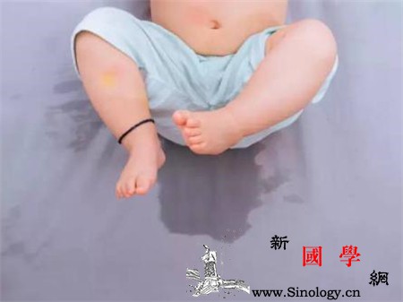 宝宝尿湿裤子会感冒吗要怎么做预防宝宝尿裤子_裤子-感冒-家长-宝宝-