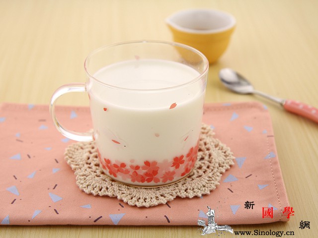 孕期各种睡不好？别担心！吃这些就能改善_鱿鱼-核桃-牛奶-步骤-