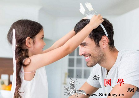 从小锻炼孩子做家务好处多多！_家务-收拾-锻炼-孩子-