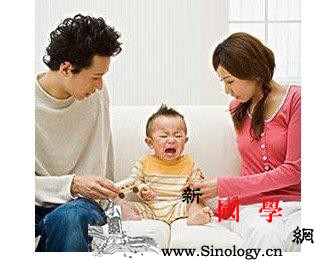 宝宝手指被门夹了怎么办爸妈必看！_必看-爸妈-出血-消毒-