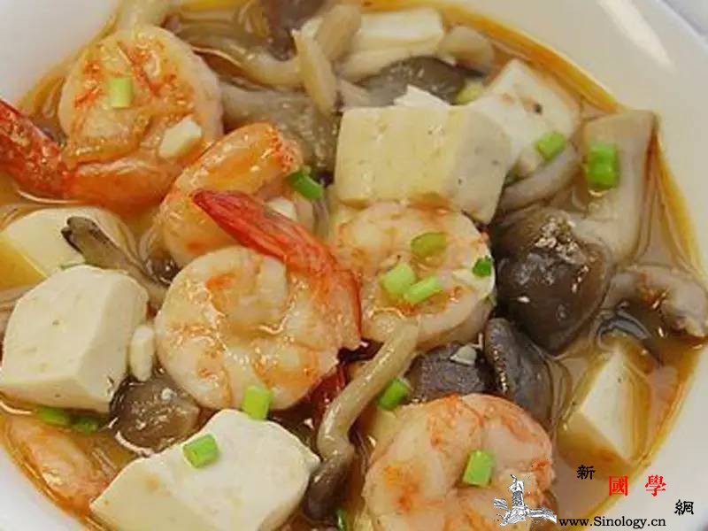 孕妇食谱：鲜蘑炖豆腐的做法_冬笋-蘑菇-豆腐-含有-