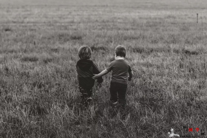 做父母的不能过于看重自己的面子！_面子-表演-女儿-父母-