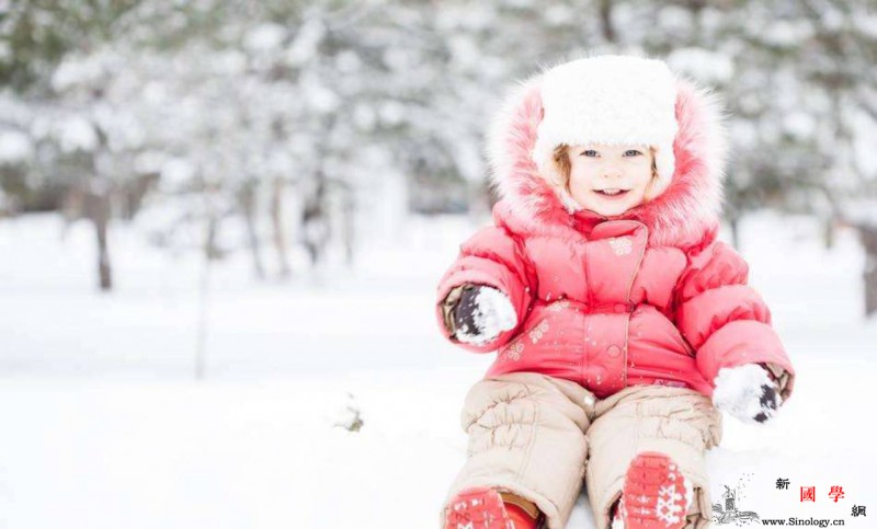 寒冷的冬季如何安排孩子的户外活动？_滑雪板-雪橇-雪地-冬天-