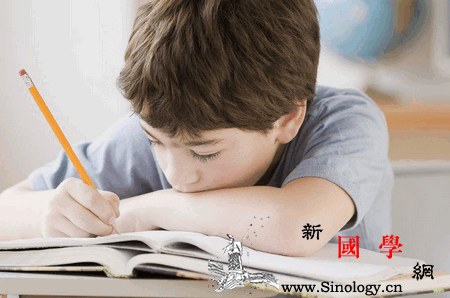 这3点让你顺利帮助孩子完成作业_陪伴-家长-独立-孩子-