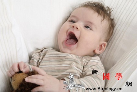 孩子一不被满足就哭父母该怎么办？_哭闹-情绪-爸爸-妈妈-