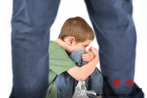 不要再伤害孩子的自尊心这些请不要再做！_打骂-父母-妈妈-孩子-