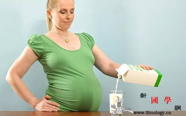 喝牛奶有讲究哪些孕妇不适合喝牛奶呢?_亚铁-乳糖-孕妇-喝牛奶-