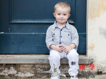 孩子越来越磨蹭到底是怎么回事？是妈妈催出来的_磨蹭-催促-穿衣服-父母-