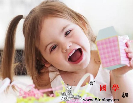 孩子爱攀比怎么破？_攀比-匮乏-误导-引导-