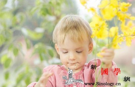 孩子上课时爱做小动作怎么办？_上课-爸爸-需求-妈妈-