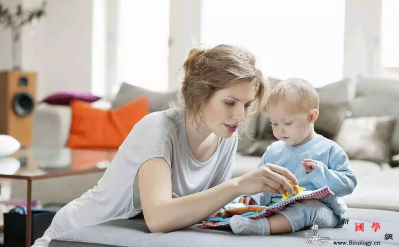 父母如何把孩子培养成读书小达人？_洞洞-讲故事-孩子-读书-