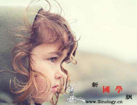 克服时代的育儿焦虑从不夸耀孩子开始！_攀比-炫耀-虚假-父母-