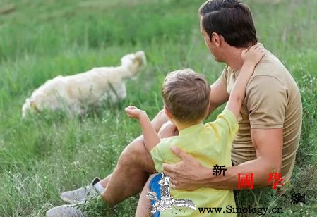 父亲的角色究竟有多重要呢？爸爸带孩子的五大好_培养孩子-爸爸-父亲-孩子-