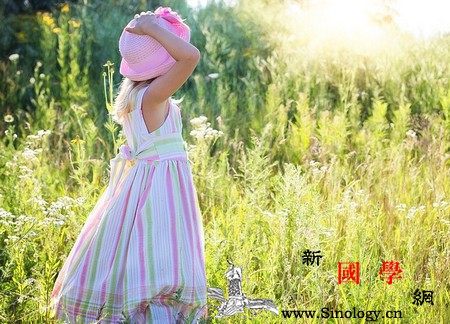 跟孩子说话时应该用什么样的语气？_暴力-父母-孩子-最好的-