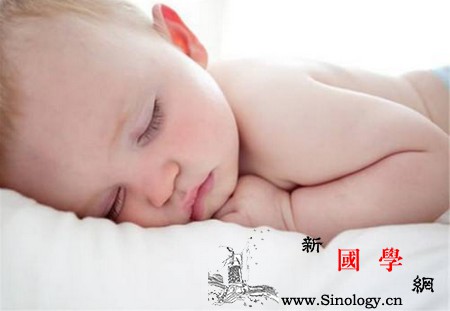 孩子为什么喜欢在大众场合下哭闹？_哭闹-乐乐-玩具-火车-