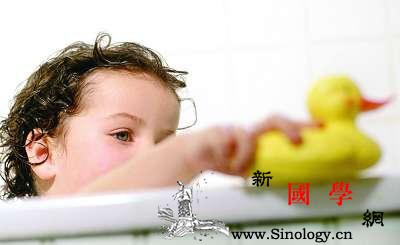 宝宝手足口病可以洗澡吗_皮疹-手足-消毒-口腔-