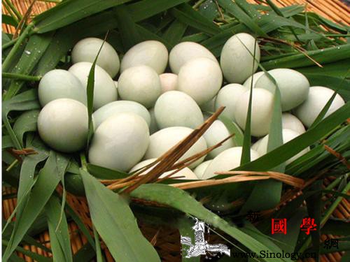 宝宝吃鸭蛋有什么好处食谱推荐_吃鸭蛋-鸭蛋-食谱-蛋白质-