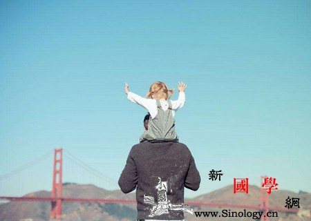 内心阳光的孩子如何培养？_情绪-父母-孩子-脾气-