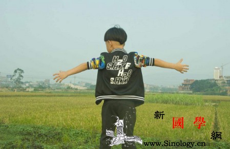 培养孩子安全感的方法家长需做到这几点_父母-妈妈-孩子-会有-