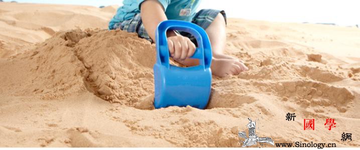 宝宝玩沙子的好处为什么宝宝都喜欢玩沙_沙土-沙子-宝宝-游戏中-