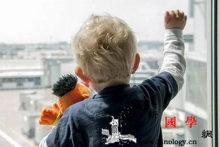 担心孩子在幼儿园被欺负家长该怎么办？_孩子们-护犊子-幼儿园-家长-