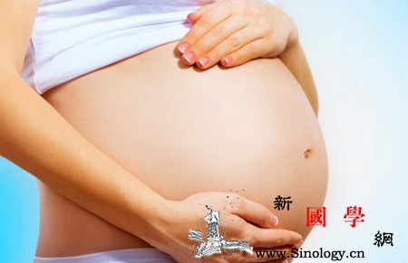 胡杏儿挺超大孕肚踩高跟孕妇穿鞋需要注意什么_脚型-水肿-孕妇-鞋子-