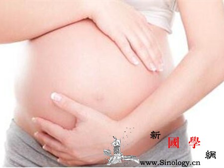 孕妇摸肚子会脐带绕颈吗脐带绕颈的原因是什么_脐带-孕期-胎儿-孕妇-