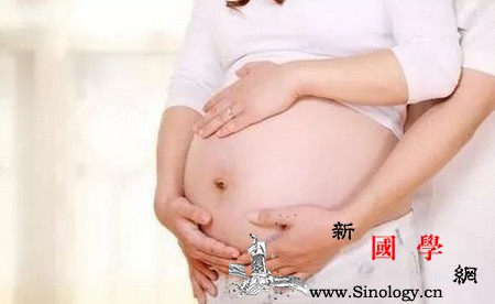 “乱摸”孕妇肚子是会导致宝宝早产的！_胎动-脐带-早产-胎儿-