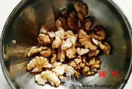 为了给胎儿补充营养每天吃核桃结果孕妇自己遭_孕期-腹泻-胎儿-核桃-