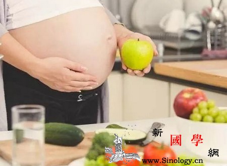 孕期多吃这种水果对肚子里的宝宝有好处！_孕期-孕妇-葡萄-水果-