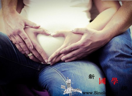 羊水破裂还是漏尿孕晚期的准妈妈分的清楚吗？_羊水-骨盆-尿液-准妈妈-