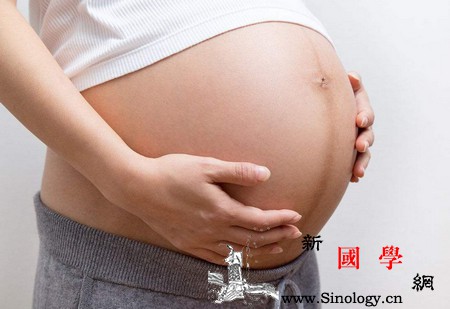 孕妇肚子上为什么会有一条竖线？你知道原因吗？_竖线-肚脐-妊娠-胎气-